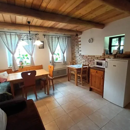 Cicahegy Vendeghaz Guest house *